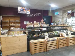 101-biocoop-voiron-bioasis-magasin-alimentation-bio-fromage-coupe-equipe.webp
